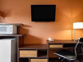 Super 8 By Wyndham Fairview Heights-st. Louis Motel 2*
