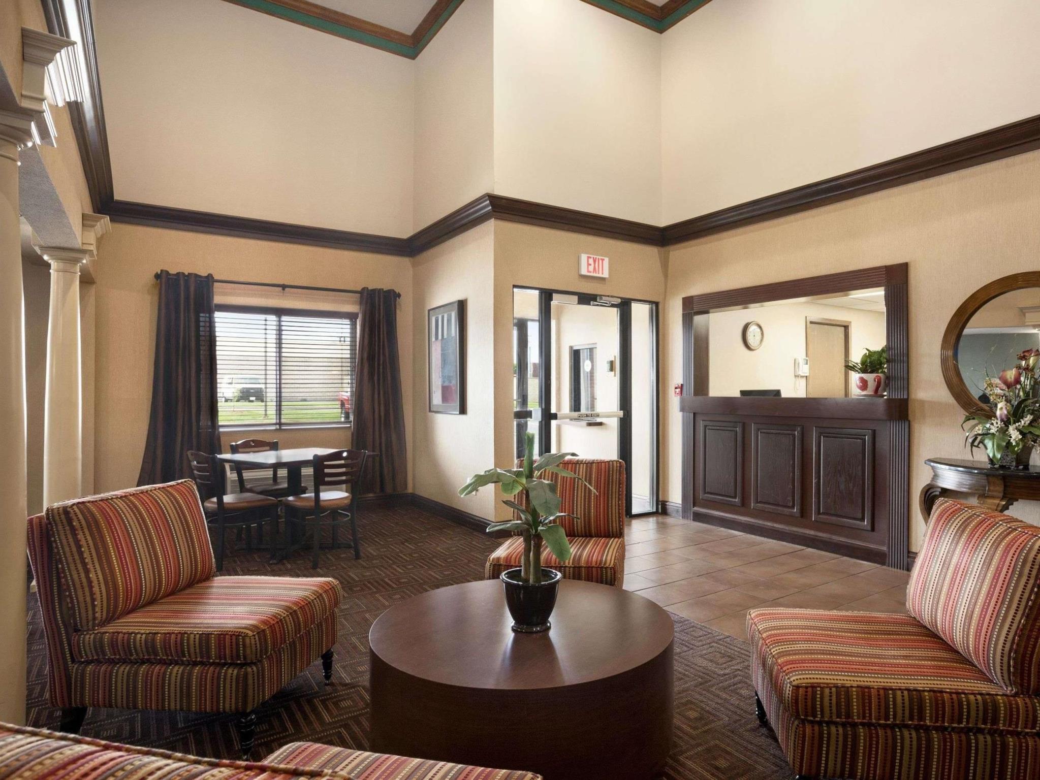 Super 8 By Wyndham Fairview Heights-st. Louis 2*