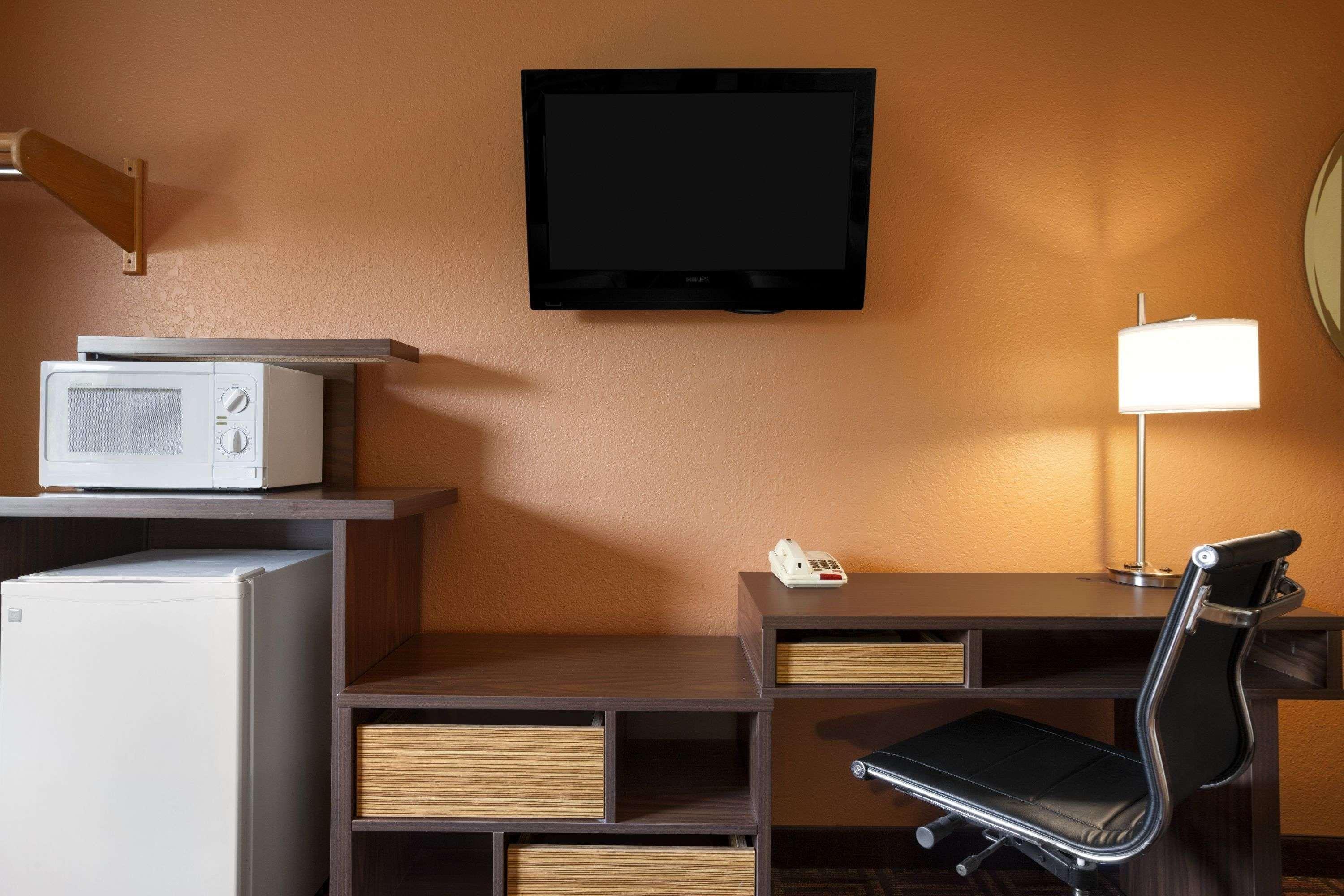 Motel Super 8 By Wyndham Fairview Heights-st. Louis 2*